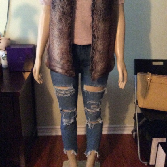 Distressed Jeans - Picture 2 of 7